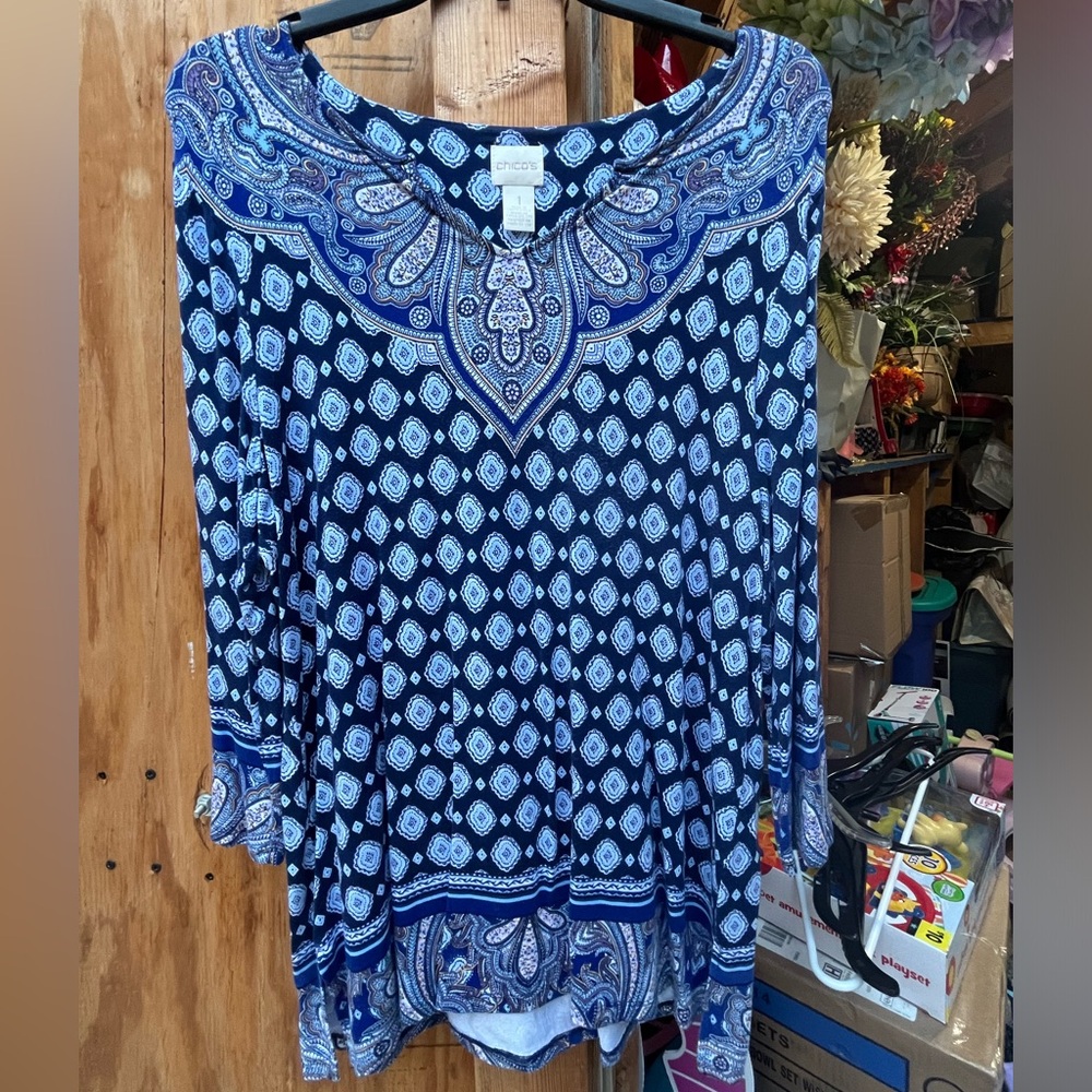 Chico’s blue tunic, sz 1 (8/10), excellent condition